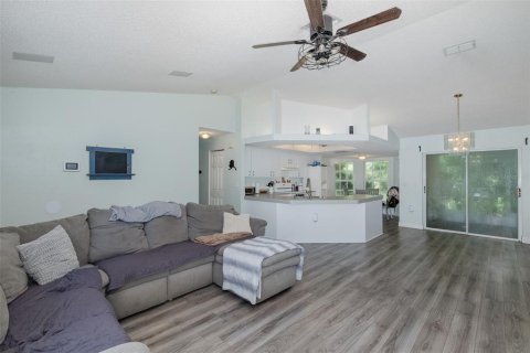 House in New Port Richey, Florida 3 bedrooms, 123.56 sq.m. № 1834755 - photo 12