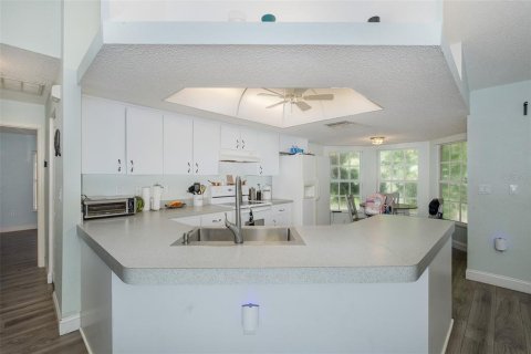 House in New Port Richey, Florida 3 bedrooms, 123.56 sq.m. № 1834755 - photo 14