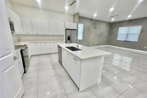 Villa ou maison à vendre à Miramar, Floride: 3 chambres, 190.17 m2 № 2004668 - photo 4