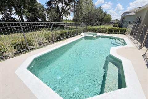 House in STONEYBROOK HILLS in Mount Dora, Florida 5 bedrooms, 279.45 sq.m. № 2304962 - photo 10