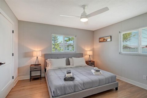 House in Venice, Florida 3 bedrooms, 139.82 sq.m. № 1853099 - photo 24