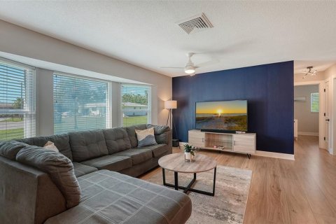 House in Venice, Florida 3 bedrooms, 139.82 sq.m. № 1853099 - photo 6
