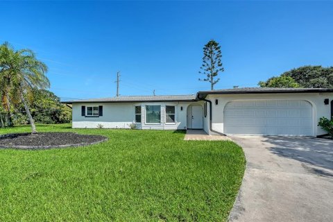 House in Venice, Florida 3 bedrooms, 139.82 sq.m. № 1853099 - photo 1