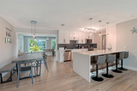 House in Venice, Florida 3 bedrooms, 139.82 sq.m. № 1853099 - photo 10