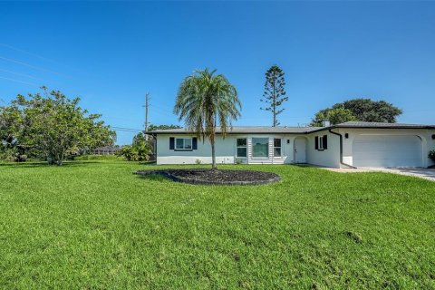 House in Venice, Florida 3 bedrooms, 139.82 sq.m. № 1853099 - photo 2