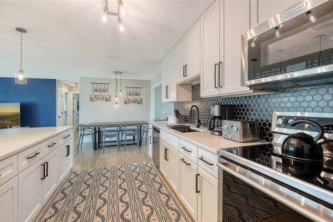 House in Venice, Florida 3 bedrooms, 139.82 sq.m. № 1853099 - photo 12