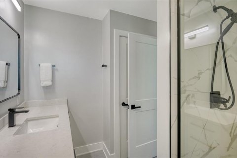 House in Venice, Florida 3 bedrooms, 139.82 sq.m. № 1853099 - photo 29