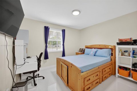 Villa ou maison à vendre à Miami, Floride: 4 chambres, 183.67 m2 № 1966349 - photo 21