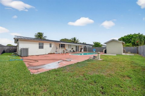 Villa ou maison à vendre à Miami, Floride: 4 chambres, 183.67 m2 № 1966349 - photo 29
