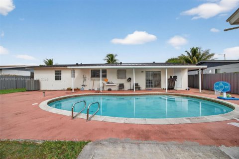 Villa ou maison à vendre à Miami, Floride: 4 chambres, 183.67 m2 № 1966349 - photo 27