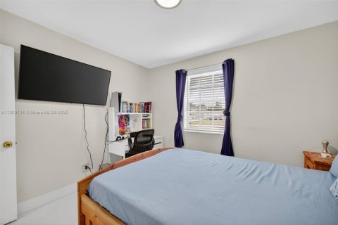 Villa ou maison à vendre à Miami, Floride: 4 chambres, 183.67 m2 № 1966349 - photo 22