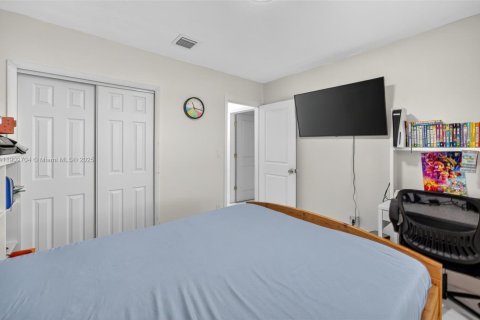 Villa ou maison à vendre à Miami, Floride: 4 chambres, 183.67 m2 № 1966349 - photo 23