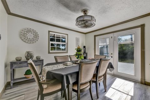 House in Tampa, Florida 4 bedrooms, 138.89 sq.m. № 2360546 - photo 30
