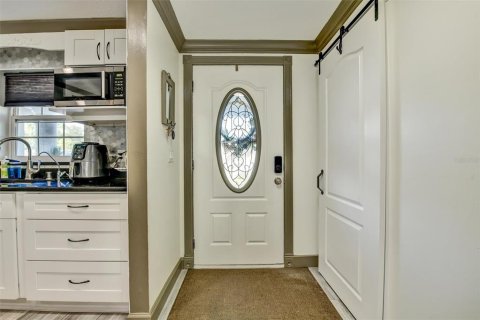House in Tampa, Florida 4 bedrooms, 138.89 sq.m. № 2360546 - photo 6