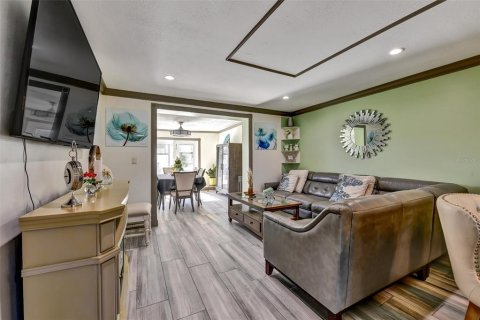 House in Tampa, Florida 4 bedrooms, 138.89 sq.m. № 2360546 - photo 28