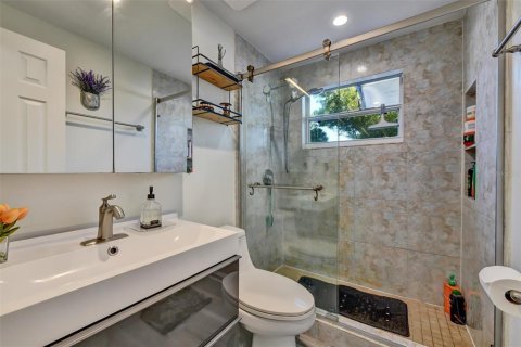 House in Tampa, Florida 4 bedrooms, 138.89 sq.m. № 2360546 - photo 18