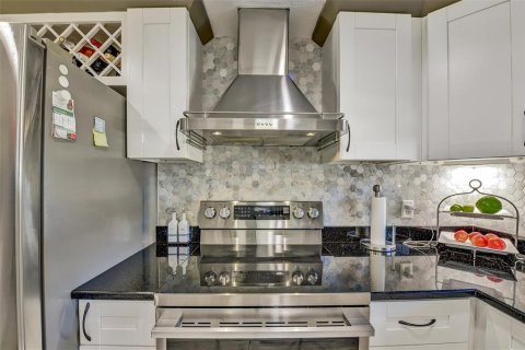 House in Tampa, Florida 4 bedrooms, 138.89 sq.m. № 2360546 - photo 11