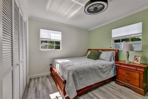 House in Tampa, Florida 4 bedrooms, 138.89 sq.m. № 2360546 - photo 19
