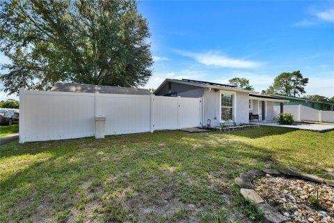 House in Tampa, Florida 4 bedrooms, 138.89 sq.m. № 2360546 - photo 5
