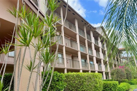 Condo in Pembroke Pines, Florida, 2 bedrooms  № 2091124 - photo 24