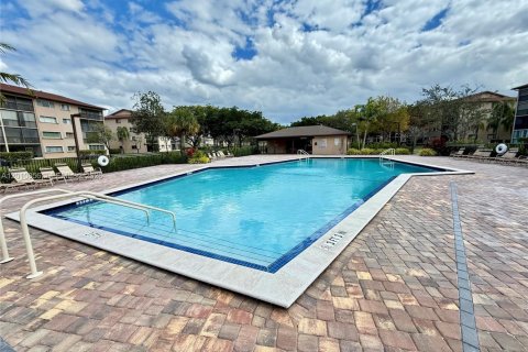 Condo in Pembroke Pines, Florida, 2 bedrooms  № 2091124 - photo 21