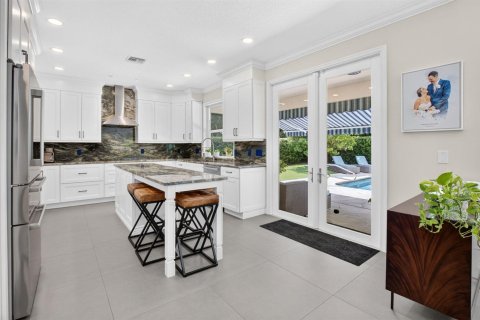 House in Boynton Beach, Florida 5 bedrooms, 365.48 sq.m. № 2249766 - photo 21