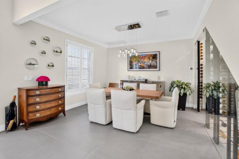 House in Boynton Beach, Florida 5 bedrooms, 365.48 sq.m. № 2249766 - photo 7