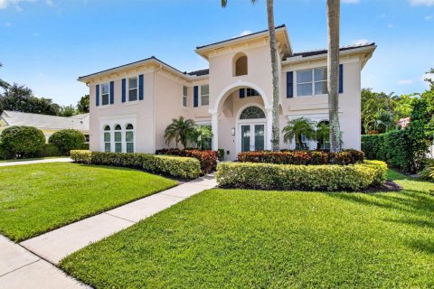 House in Boynton Beach, Florida 5 bedrooms, 365.48 sq.m. № 2249766 - photo 4