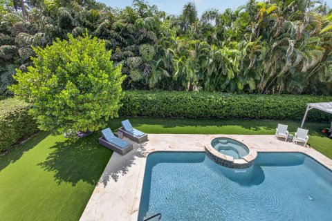 House in Boynton Beach, Florida 5 bedrooms, 365.48 sq.m. № 2249766 - photo 30
