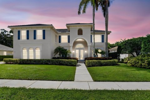 House in Boynton Beach, Florida 5 bedrooms, 365.48 sq.m. № 2249766 - photo 2