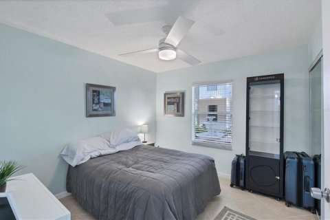 Condo in Sarasota, Florida, 2 bedrooms № 2155768 - photo 13