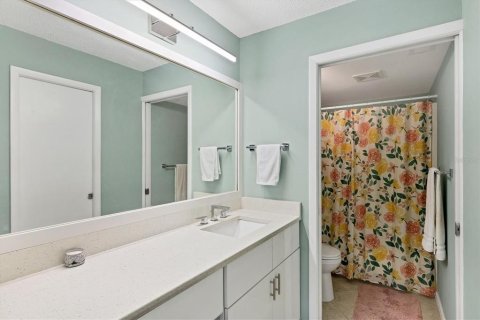 Condo in Sarasota, Florida, 2 bedrooms № 2155768 - photo 11