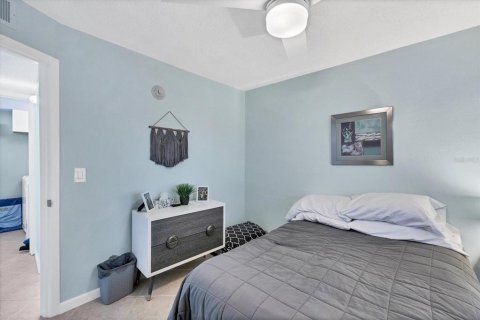 Condo in Sarasota, Florida, 2 bedrooms № 2155768 - photo 12