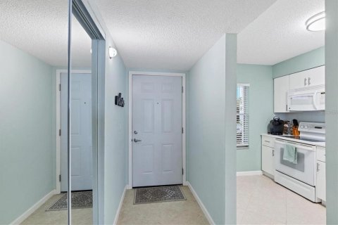 Condo in Sarasota, Florida, 2 bedrooms № 2155768 - photo 4