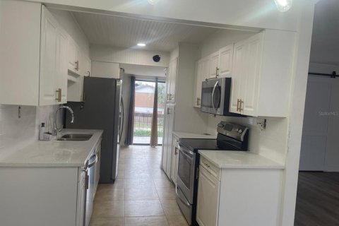 Condo in Orlando, Florida, 2 bedrooms  № 1837154 - photo 3