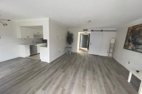 Condo in Orlando, Florida, 2 bedrooms  № 1837154 - photo 4