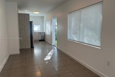 Villa ou maison à louer à Hollywood, Floride: 3 chambres, 92.9 m2 № 1986720 - photo 11