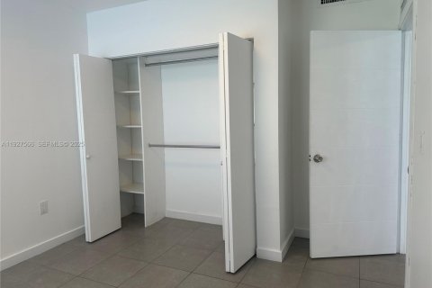 Villa ou maison à louer à Hollywood, Floride: 3 chambres, 92.9 m2 № 1986720 - photo 4