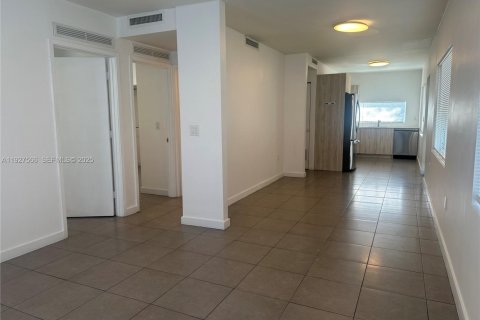 Villa ou maison à louer à Hollywood, Floride: 3 chambres, 92.9 m2 № 1986720 - photo 2