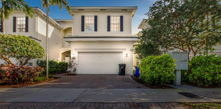 Adosado en Fort Lauderdale, Florida 3 dormitorios, 199.74 m2 № 2086246