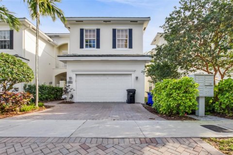 Adosado en alquiler en Fort Lauderdale, Florida, 3 dormitorios, 199.74 m2 № 2086246 - foto 2