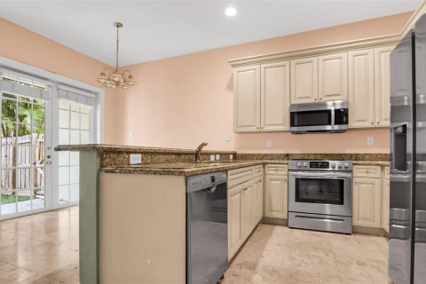 Adosado en alquiler en Fort Lauderdale, Florida, 3 dormitorios, 199.74 m2 № 2086246 - foto 4