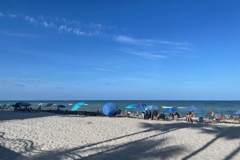 Copropriété à vendre à Hollywood, Floride: 1 chambre, 75.44 m2 № 1935991 - photo 16