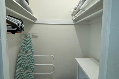 Copropriété à vendre à Hollywood, Floride: 1 chambre, 75.44 m2 № 1935991 - photo 8