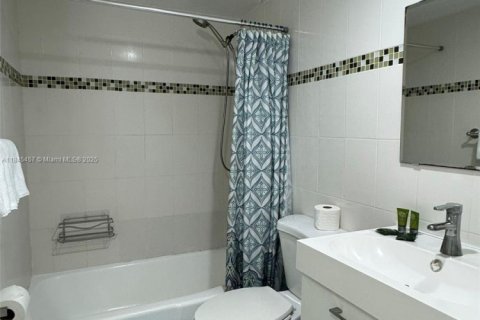 Copropriété à vendre à Hollywood, Floride: 1 chambre, 75.44 m2 № 1935991 - photo 7