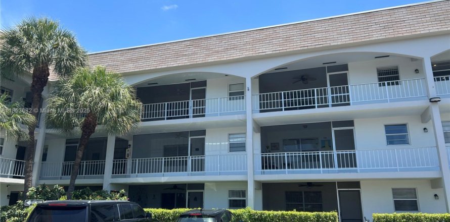 Кондоминиум с 1 спальней в Халландейл-Бич, Флорида № 1878396