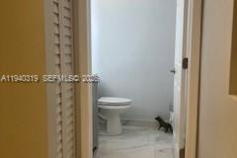 Touwnhouse à vendre à Miami, Floride: 3 chambres, 135.82 m2 № 2001288 - photo 13