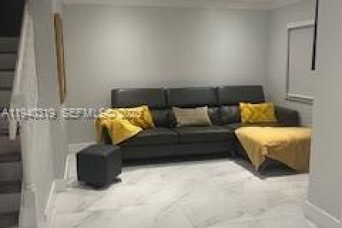 Touwnhouse à vendre à Miami, Floride: 3 chambres, 135.82 m2 № 2001288 - photo 8