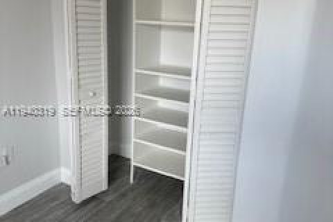 Touwnhouse à vendre à Miami, Floride: 3 chambres, 135.82 m2 № 2001288 - photo 19