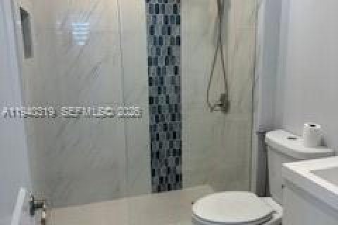 Touwnhouse à vendre à Miami, Floride: 3 chambres, 135.82 m2 № 2001288 - photo 14